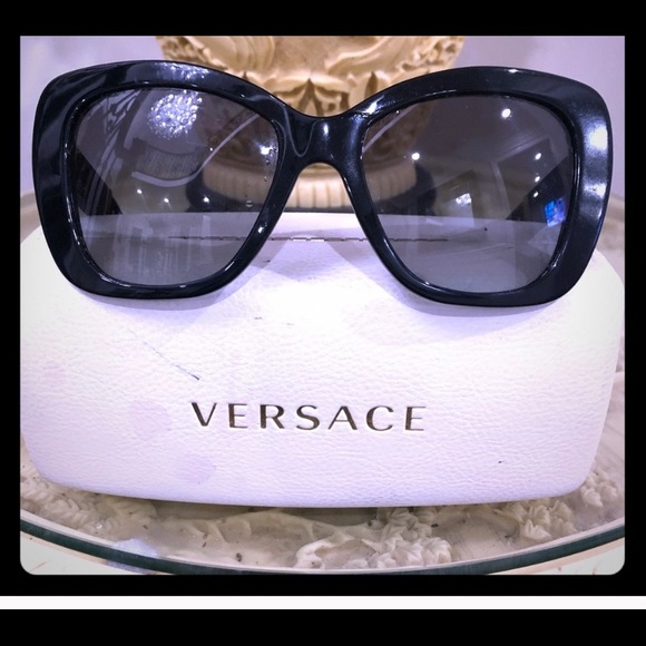 Versace sun glassese - Picture 11 of 13